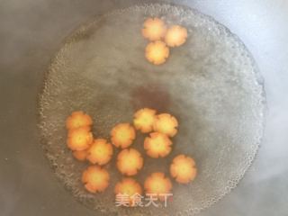 胡萝卜黄瓜拌海参的做法步骤：2
