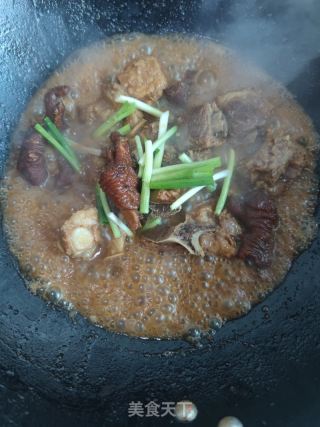 鸡爪烧排骨的做法步骤：7
