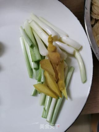 排骨炒腐竹的做法步骤：6