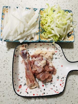 家常鸡肉蔬菜粥的做法步骤：1