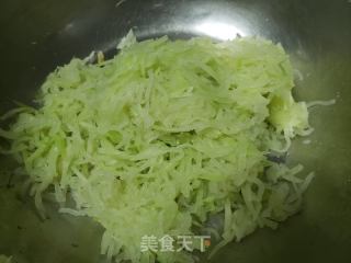 白萝卜猪肉粉条馅包子的做法步骤：4