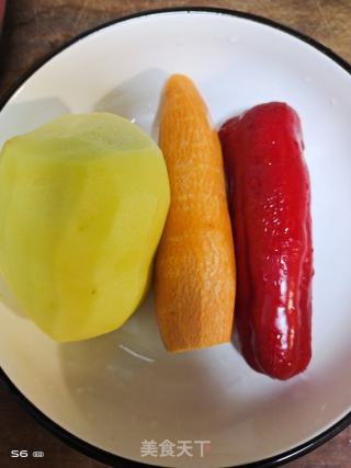 醋溜土豆丝的做法步骤：1