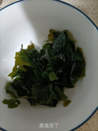 海裙带豆腐虾滑汤的做法步骤：3