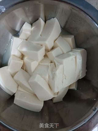 海裙带豆腐虾滑汤的做法步骤：2