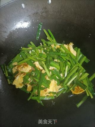 韭菜炒鸡蛋的做法步骤：5