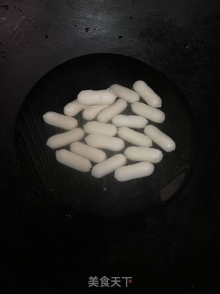椒盐火腿肠芝士年糕的做法步骤：2