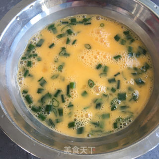 鸡蛋青椒炒虾仁的做法步骤：3