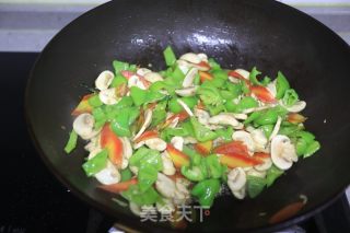 辣椒胡萝卜炒口蘑的做法步骤：6