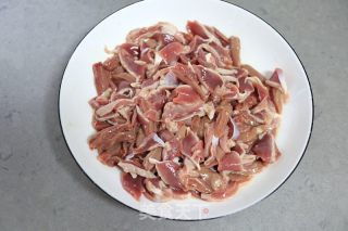 辣椒炒鸡杂的做法步骤：3