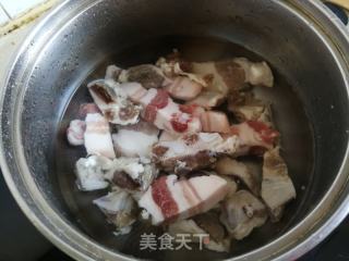 咸肉烧冬笋的做法步骤：5