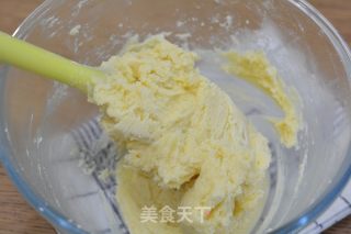 淡奶油南瓜籽曲奇的做法步骤：6