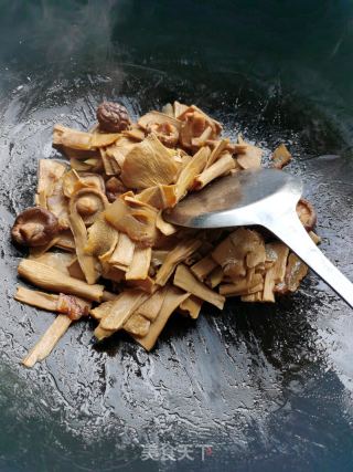 笋干焖腊肉的做法步骤：9