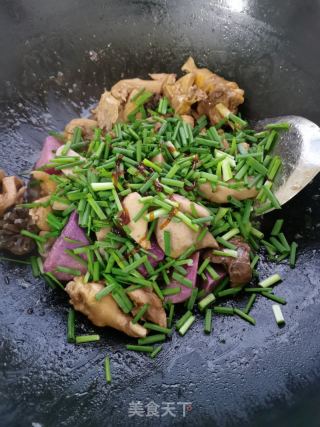 芋头焖鸡的做法步骤：11