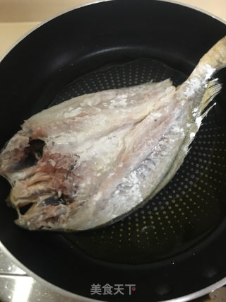红烧黄花鱼的做法步骤：6