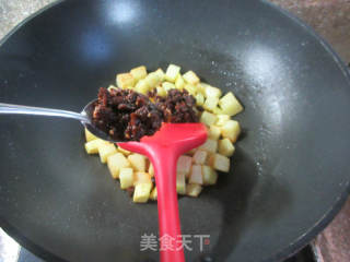 香菇酱炒土豆的做法步骤：6