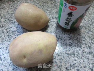香菇酱炒土豆的做法步骤：1