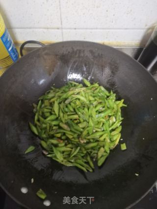 清炒豆角的做法步骤：4