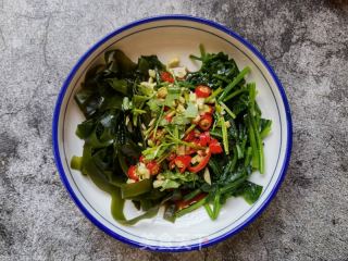 小海带拌菠菜的做法步骤：7