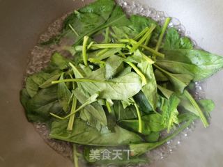 小海带拌菠菜的做法步骤：1