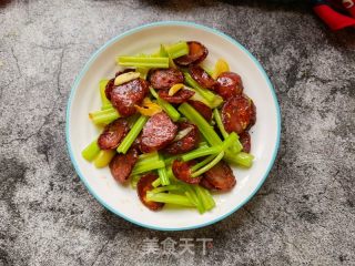 芹菜炒腊肠的做法步骤：10