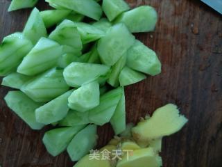 炒龙虾尾的做法步骤：2