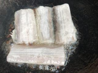 红烧带鱼的做法步骤：4