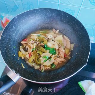 酸菜、白萝卜炒肉的做法步骤：9