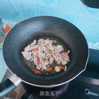 酸菜、白萝卜炒肉的做法步骤：4