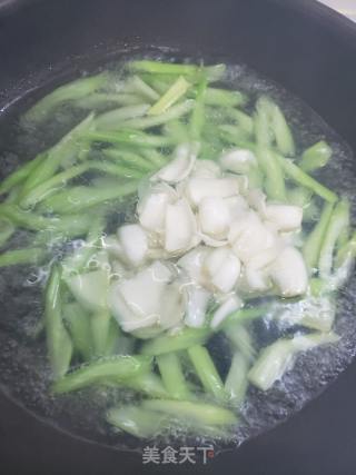 西芹百合的做法步骤：5