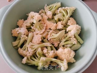 干锅菜花的做法步骤：1