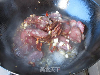 腊肠炒秋葵的做法步骤：6