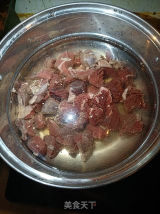 红烧牛肉的做法步骤：2