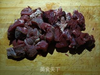红烧牛肉的做法步骤：1