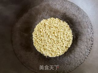 小海带煮方便面的做法步骤：3