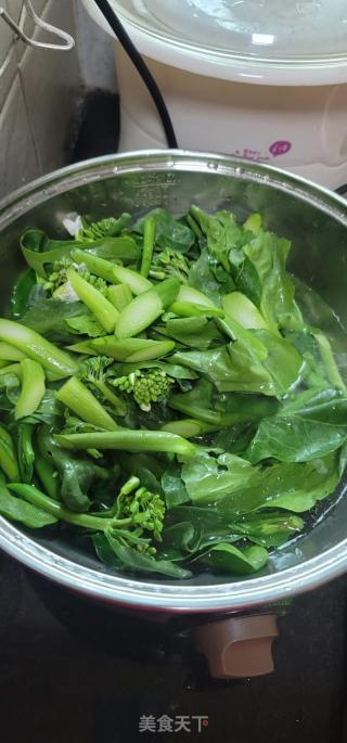 腊肉炒芥兰的做法步骤：6