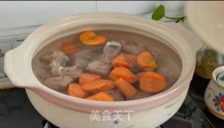 木耳山药排骨汤的做法步骤：3