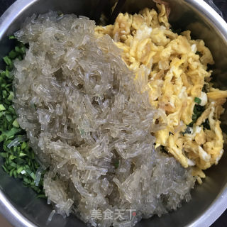 韭菜鸡蛋蒸饺的做法步骤：3