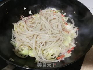 包菜肉丝炒粉条的做法步骤：8