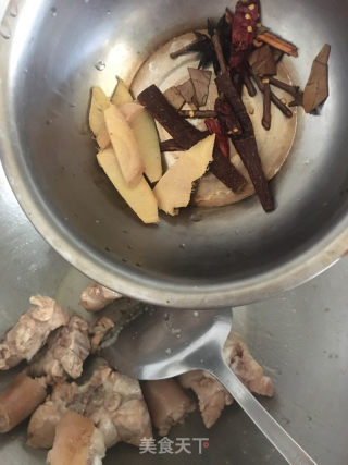 红烧猪尾巴的做法步骤：6