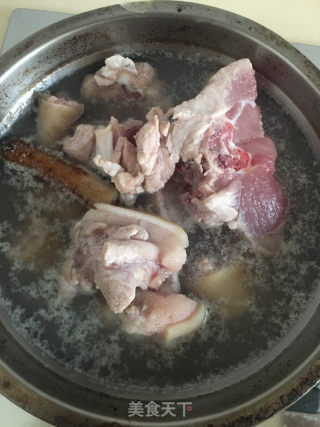 红烧猪尾巴的做法步骤：3