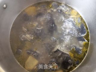 虫草花鲍鱼乌鸡汤的做法步骤：7