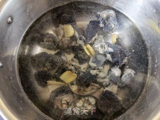 虫草花鲍鱼乌鸡汤的做法步骤：5