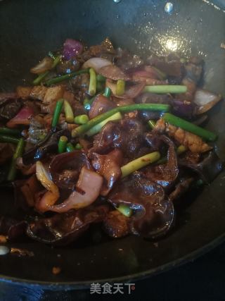 洋葱木耳炒蒜苔的做法步骤：19
