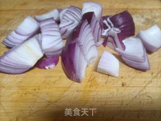 洋葱木耳炒蒜苔的做法步骤：2
