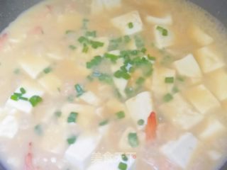 虾仁豆腐煲的做法步骤：9