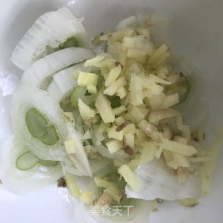 香辣炒藕片的做法步骤：2