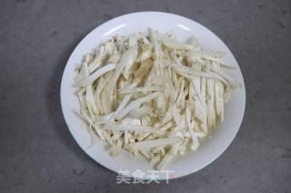 油菜炒杏鲍菇的做法步骤：3