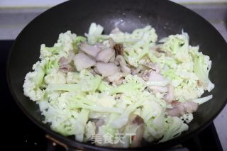 肉片炒菜花的做法步骤：6