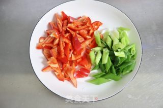 肉片炒菜花的做法步骤：3