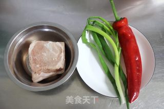 肉片炒菜花的做法步骤：1